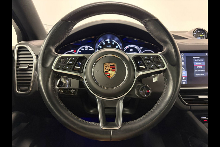 Porsche Cayenne Coupé 3.0 E-Hybrid*NL-Auto*NAP*Pano*Luchtvering*Head-Up*Trekhaak*Stoel airco