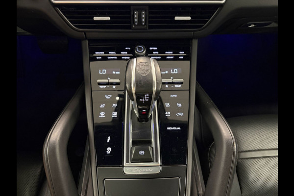 Porsche Cayenne Coupé 3.0 E-Hybrid*NL-Auto*NAP*Pano*Luchtvering*Head-Up*Trekhaak*Stoel airco