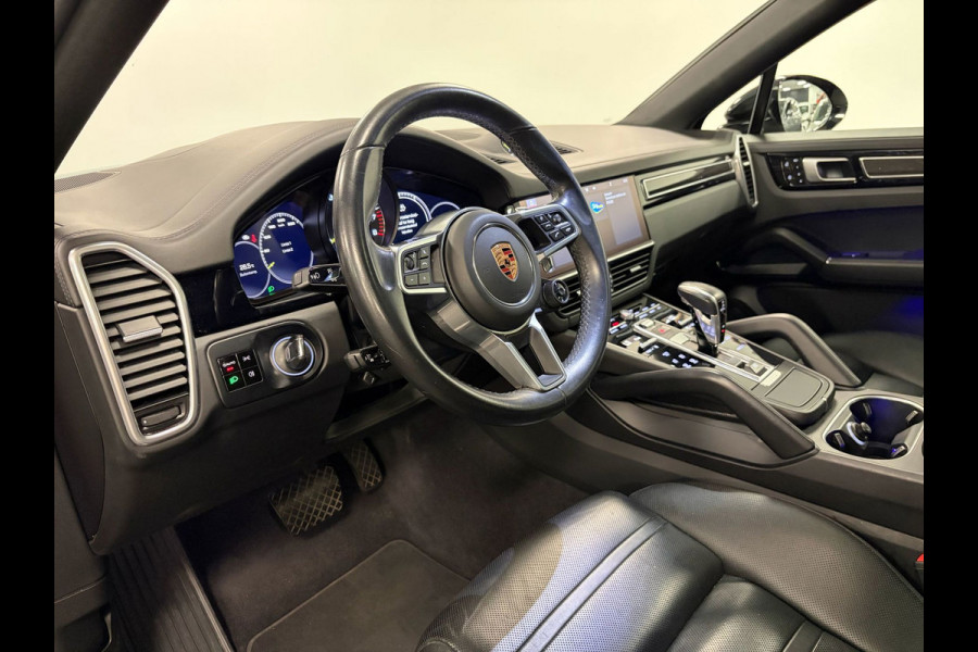 Porsche Cayenne Coupé 3.0 E-Hybrid*NL-Auto*NAP*Pano*Luchtvering*Head-Up*Trekhaak*Stoel airco