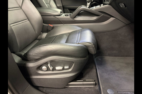 Porsche Cayenne Coupé 3.0 E-Hybrid*NL-Auto*NAP*Pano*Luchtvering*Head-Up*Trekhaak*Stoel airco