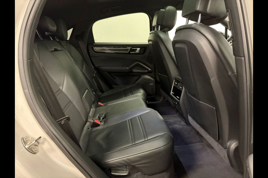 Porsche Cayenne Coupé 3.0 E-Hybrid*NL-Auto*NAP*Pano*Luchtvering*Head-Up*Trekhaak*Stoel airco