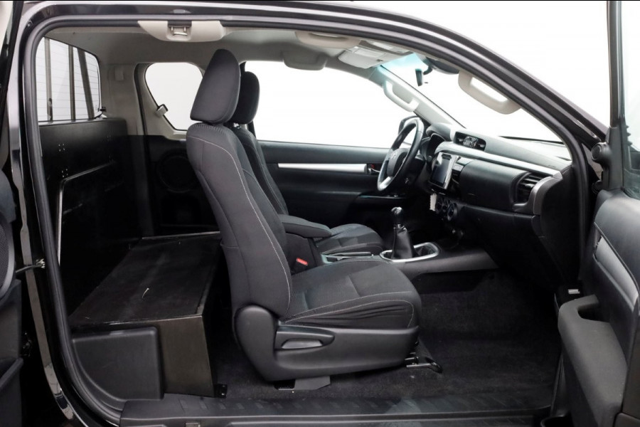 Toyota Hilux 2.4 D-4D-F 150pk E6 4X4 4WD Xtra Cab Professional Trekhaak 3500kg 01-2019