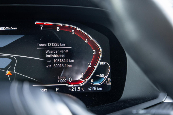 BMW X5 xDrive45e High Executive CARPLAY / CAMERA / DEALER ONDERHOUDEN / ZWART LEER / STOELVERWARMING / TREKHAAK