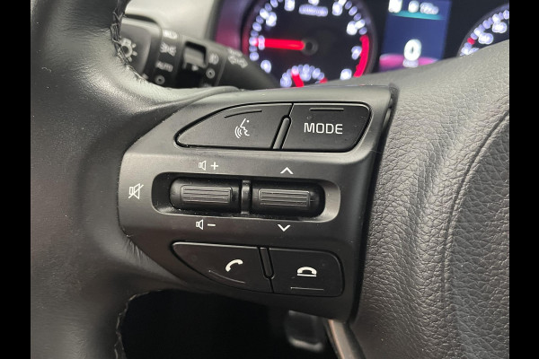 Kia Stonic 1.0 T-GDi MHEV DynamicPlusLine Navigatie Apple Carplay Android Auto Lichtmetalen Velgen Climate Control Cruise control Parkeer sensoren