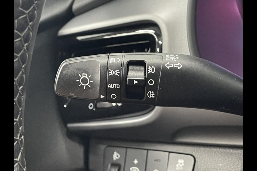 Kia Stonic 1.0 T-GDi MHEV DynamicPlusLine Navigatie Apple Carplay Android Auto Lichtmetalen Velgen Climate Control Cruise control Parkeer sensoren