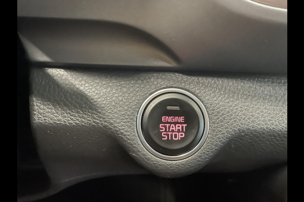 Kia Stonic 1.0 T-GDi MHEV DynamicPlusLine Navigatie Apple Carplay Android Auto Lichtmetalen Velgen Climate Control Cruise control Parkeer sensoren