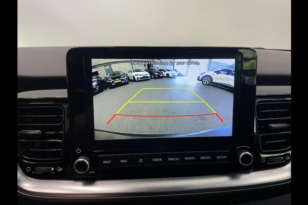 Kia Stonic 1.0 T-GDi MHEV DynamicPlusLine Navigatie Apple Carplay Android Auto Lichtmetalen Velgen Climate Control Cruise control Parkeer sensoren