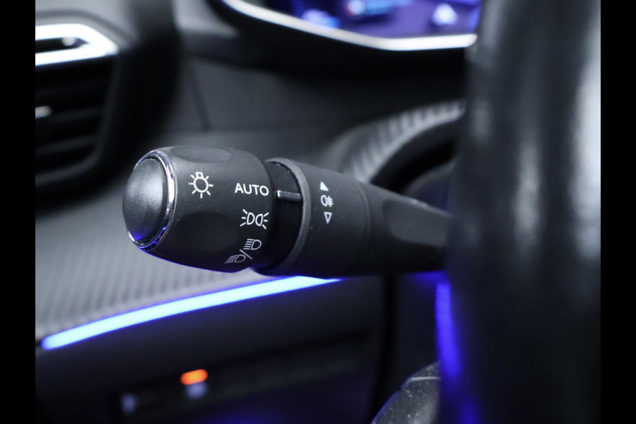 Peugeot e-208 EV Allure 50 kWh Sport (APPLE CARPLAY,NAVI,CAMERA,SFEERVERLICHTING,LED,CLIMATE,CRUISE,GETINT,SPORTSTOELEN,LM VELGEN)