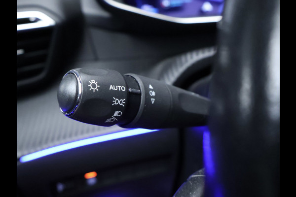 Peugeot e-208 EV Allure 50 kWh Sport (APPLE CARPLAY,NAVI,CAMERA,SFEERVERLICHTING,LED,CLIMATE,CRUISE,GETINT,SPORTSTOELEN,LM VELGEN)