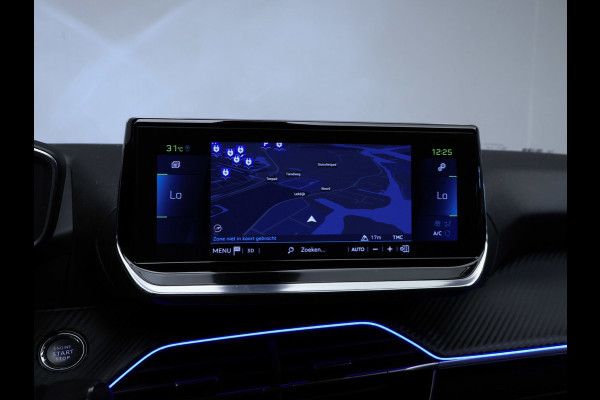 Peugeot e-208 EV Allure 50 kWh Sport (APPLE CARPLAY,NAVI,CAMERA,SFEERVERLICHTING,LED,CLIMATE,CRUISE,GETINT,SPORTSTOELEN,LM VELGEN)