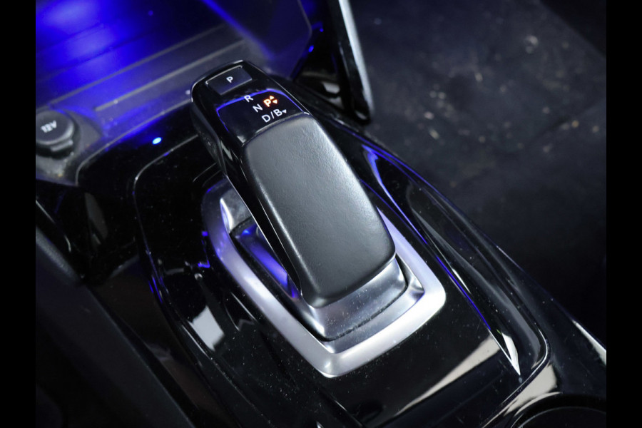Peugeot e-208 EV Allure 50 kWh Sport (APPLE CARPLAY,NAVI,CAMERA,SFEERVERLICHTING,LED,CLIMATE,CRUISE,GETINT,SPORTSTOELEN,LM VELGEN)