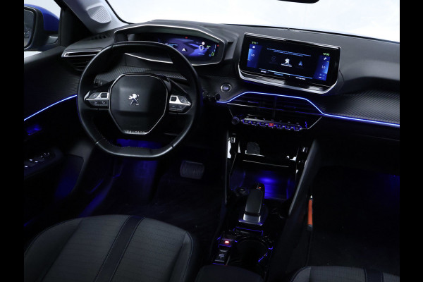 Peugeot e-208 EV Allure 50 kWh Sport (APPLE CARPLAY,NAVI,CAMERA,SFEERVERLICHTING,LED,CLIMATE,CRUISE,GETINT,SPORTSTOELEN,LM VELGEN)