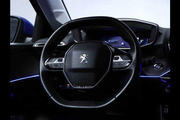 Peugeot e-208 EV Allure 50 kWh Sport (APPLE CARPLAY,NAVI,CAMERA,SFEERVERLICHTING,LED,CLIMATE,CRUISE,GETINT,SPORTSTOELEN,LM VELGEN)