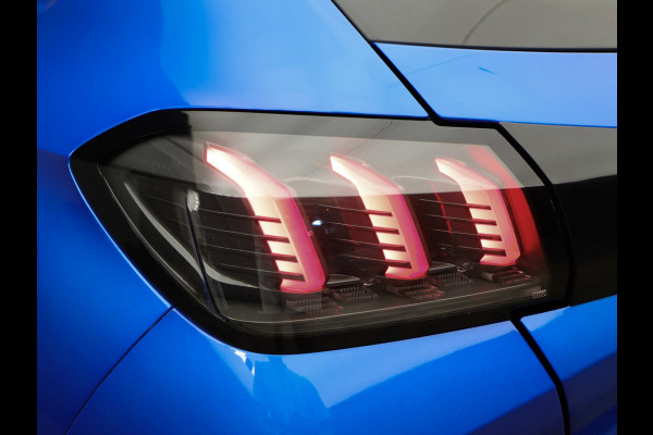 Peugeot e-208 EV Allure 50 kWh Sport (APPLE CARPLAY,NAVI,CAMERA,SFEERVERLICHTING,LED,CLIMATE,CRUISE,GETINT,SPORTSTOELEN,LM VELGEN)