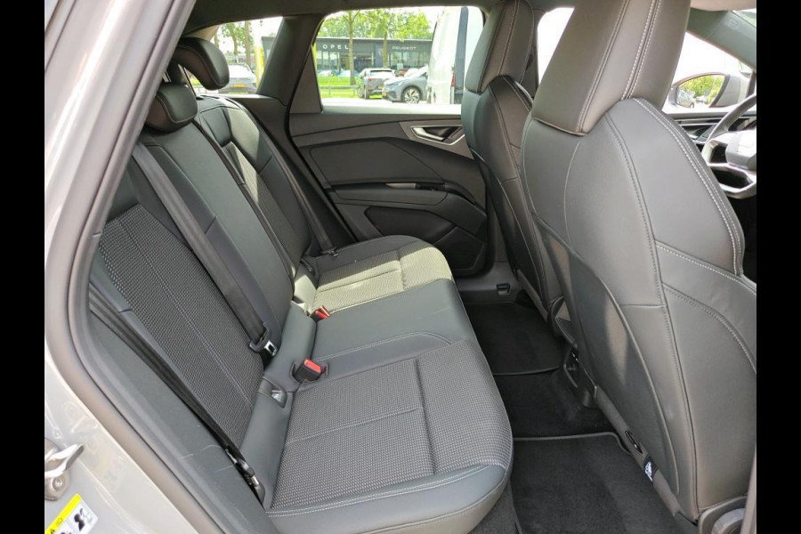 Audi Q4 e-tron 40 S edition 77 kWh 204pk | Navigatie | Stoelverwarming | Parkeercamera | Adaptief demping systeem | Warmtepomp