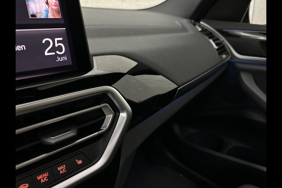 BMW iX3 M-Sport | Sophisto Grey! | Panorama | ACC | Leder | Memory | El. Trekhaak 97.6% SOH | Sfeerverlichting | 3-Zone Clima | Carplay | LED | Btw auto, 35400,= ex. | Rijklaar incl. Bovag garantie!