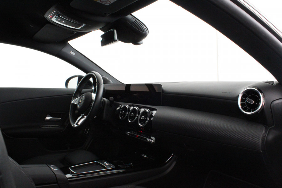 Mercedes-Benz CLA-Klasse 250 e Star Edition > Keyless/Camera/Cruise control adaptief/Stoelverwarming...