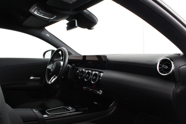 Mercedes-Benz CLA-Klasse 250 e Star Edition > Keyless/Camera/Cruise control adaptief/Stoelverwarming...