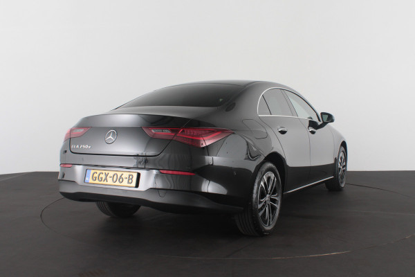 Mercedes-Benz CLA-Klasse 250 e Star Edition > Keyless/Camera/Cruise control adaptief/Stoelverwarming...