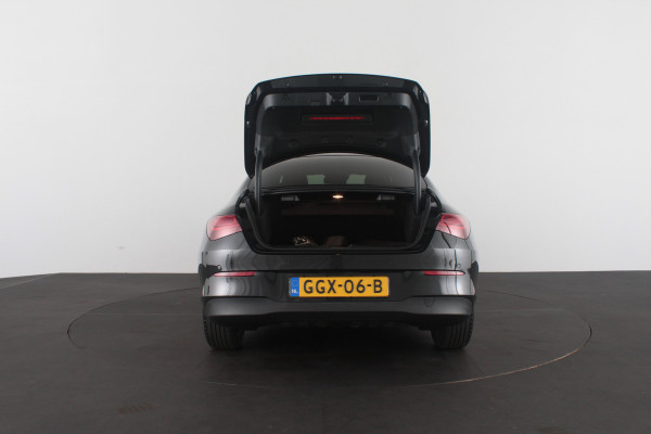 Mercedes-Benz CLA-Klasse 250 e Star Edition > Keyless/Camera/Cruise control adaptief/Stoelverwarming...