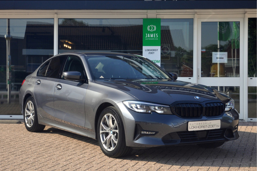 BMW 3-serie 320i Business Edition Plus | Adaptive Cruise | 44.000 km!