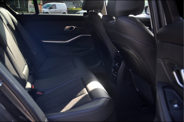 BMW 3-serie 320i Business Edition Plus | Adaptive Cruise | 44.000 km!