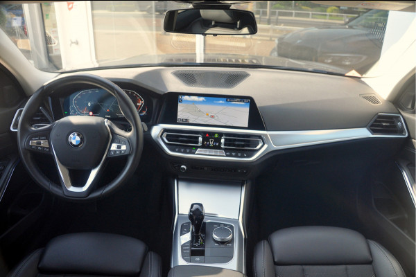 BMW 3-serie 320i Business Edition Plus | Adaptive Cruise | 44.000 km!