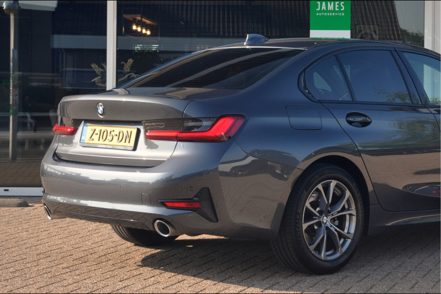 BMW 3-serie 320i Business Edition Plus | Adaptive Cruise | 44.000 km!