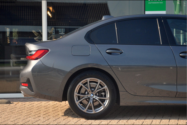 BMW 3-serie 320i Business Edition Plus | Adaptive Cruise | 44.000 km!