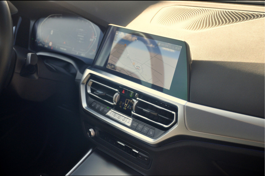 BMW 3-serie 320i Business Edition Plus | Adaptive Cruise | 44.000 km!