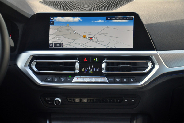 BMW 3-serie 320i Business Edition Plus | Adaptive Cruise | 44.000 km!