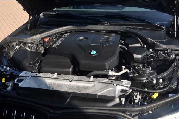 BMW 3-serie 320i Business Edition Plus | Adaptive Cruise | 44.000 km!