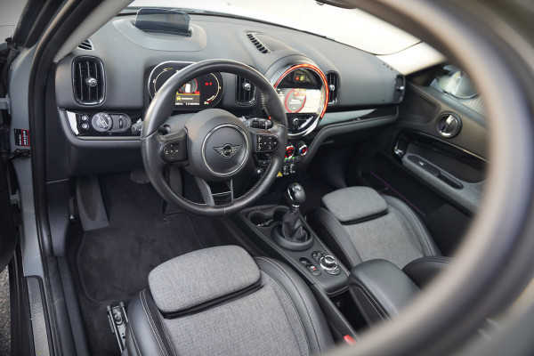 MINI Countryman 1.5 Cooper S E ALL4 Chili | Panoramadak | Stoelverwarming | Stuurverwarming | Head-Up Display | Camera | Apple Carplay | Keyless | Cruise Control | Navigatie | SOH 90%