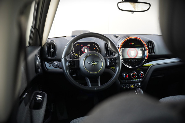 MINI Countryman 1.5 Cooper S E ALL4 Chili | Panoramadak | Stoelverwarming | Stuurverwarming | Head-Up Display | Camera | Apple Carplay | Keyless | Cruise Control | Navigatie | SOH 90%