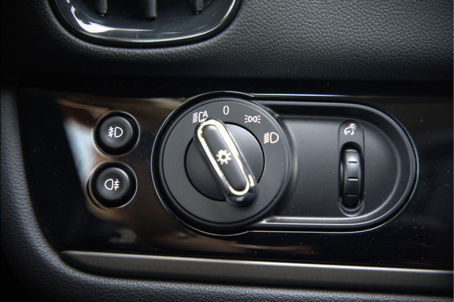 MINI Countryman 1.5 Cooper S E ALL4 Chili | Panoramadak | Stoelverwarming | Stuurverwarming | Head-Up Display | Camera | Apple Carplay | Keyless | Cruise Control | Navigatie | SOH 90%