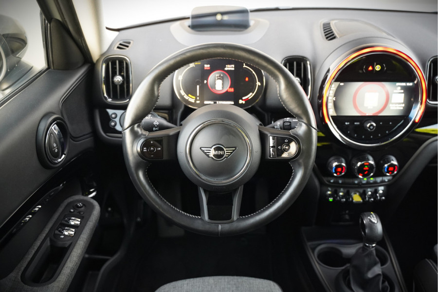 MINI Countryman 1.5 Cooper S E ALL4 Chili | Panoramadak | Stoelverwarming | Stuurverwarming | Head-Up Display | Camera | Apple Carplay | Keyless | Cruise Control | Navigatie | SOH 90%