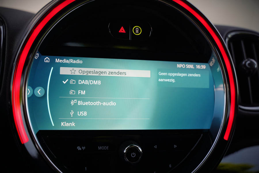 MINI Countryman 1.5 Cooper S E ALL4 Chili | Panoramadak | Stoelverwarming | Stuurverwarming | Head-Up Display | Camera | Apple Carplay | Keyless | Cruise Control | Navigatie | SOH 90%