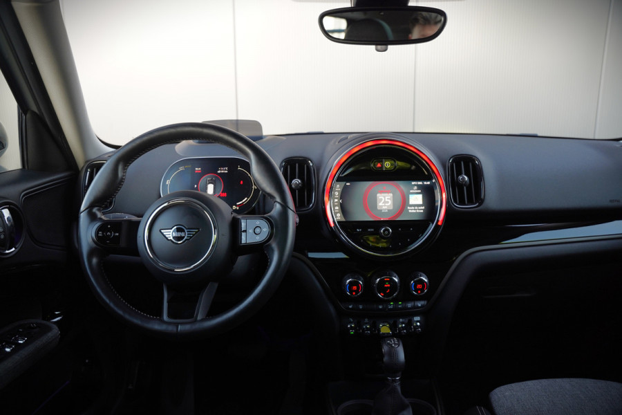 MINI Countryman 1.5 Cooper S E ALL4 Chili | Panoramadak | Stoelverwarming | Stuurverwarming | Head-Up Display | Camera | Apple Carplay | Keyless | Cruise Control | Navigatie | SOH 90%