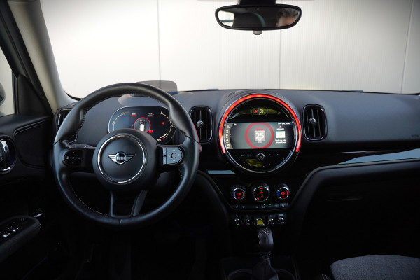 MINI Countryman 1.5 Cooper S E ALL4 Chili | Panoramadak | Stoelverwarming | Stuurverwarming | Head-Up Display | Camera | Apple Carplay | Keyless | Cruise Control | Navigatie | SOH 90%