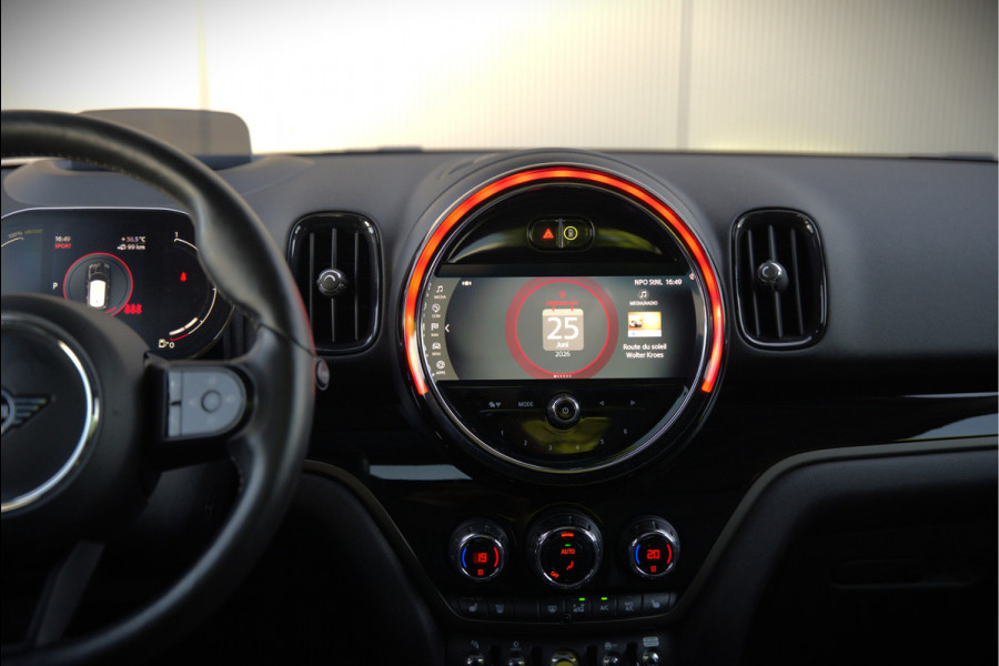 MINI Countryman 1.5 Cooper S E ALL4 Chili | Panoramadak | Stoelverwarming | Stuurverwarming | Head-Up Display | Camera | Apple Carplay | Keyless | Cruise Control | Navigatie | SOH 90%