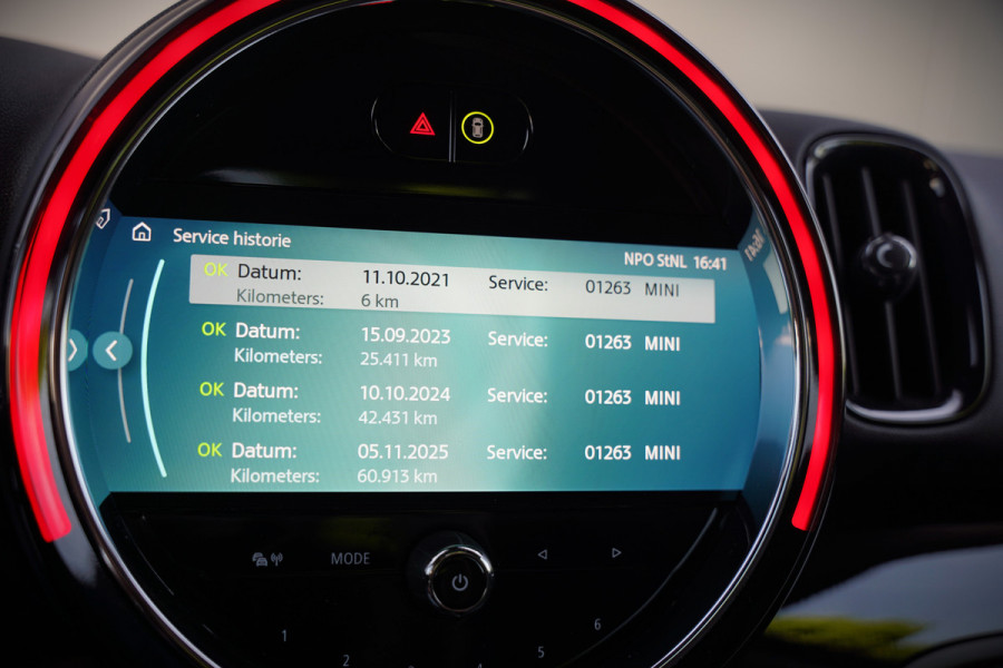 MINI Countryman 1.5 Cooper S E ALL4 Chili | Panoramadak | Stoelverwarming | Stuurverwarming | Head-Up Display | Camera | Apple Carplay | Keyless | Cruise Control | Navigatie | SOH 90%
