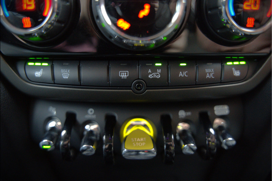 MINI Countryman 1.5 Cooper S E ALL4 Chili | Panoramadak | Stoelverwarming | Stuurverwarming | Head-Up Display | Camera | Apple Carplay | Keyless | Cruise Control | Navigatie | SOH 90%