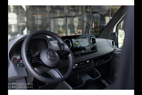Mercedes-Benz Sprinter 317 CDI L2H2 Facelift|Pro|LED-verlichting|Cruise|MBUX|Camera|Betimmering|Verw-stoelen|New Service