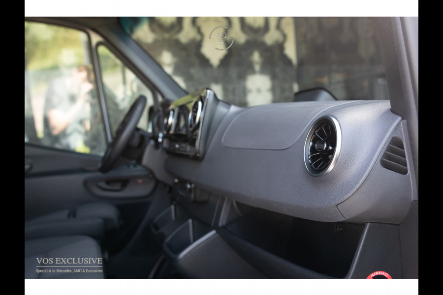 Mercedes-Benz Sprinter 317 CDI L2H2 Facelift|Pro|LED-verlichting|Cruise|MBUX|Camera|Betimmering|Verw-stoelen|New Service
