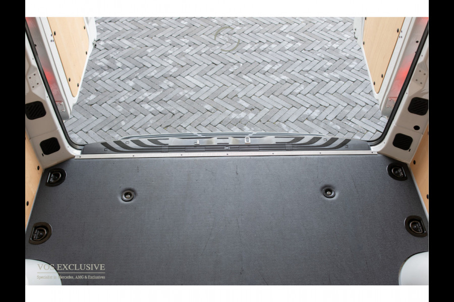 Mercedes-Benz Sprinter 317 CDI L2H2 Facelift|Pro|LED-verlichting|Cruise|MBUX|Camera|Betimmering|Verw-stoelen|New Service