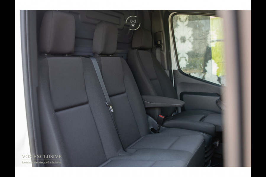 Mercedes-Benz Sprinter 317 CDI L2H2 Facelift|Pro|LED-verlichting|Cruise|MBUX|Camera|Betimmering|Verw-stoelen|New Service