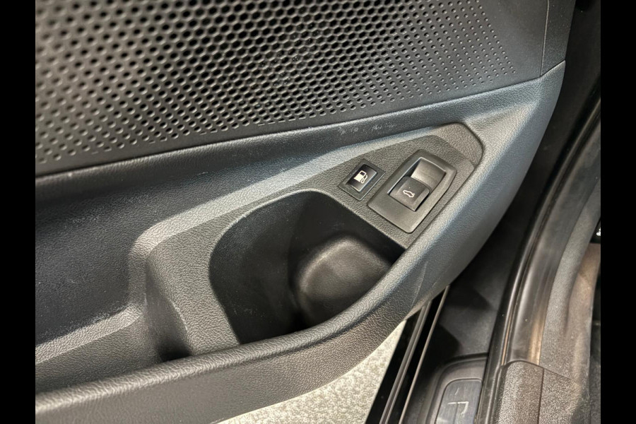 BMW 3 Serie Touring 330e Sportline Automaat 292pk Airco Navi Carplay PDC VA Adaptive Cruise Control Stoel/Stuurwielverwarming Full LED BMW HiFi