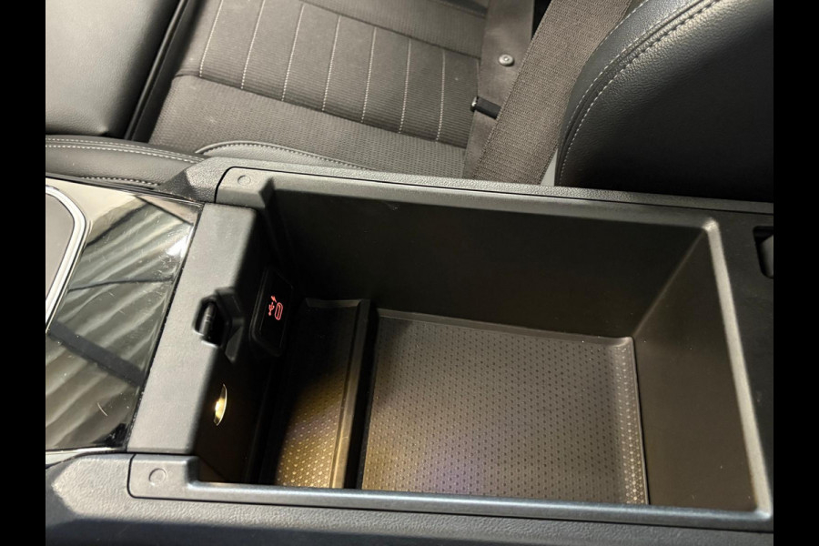 BMW 3 Serie Touring 330e Sportline Automaat 292pk Airco Navi Carplay PDC VA Adaptive Cruise Control Stoel/Stuurwielverwarming Full LED BMW HiFi