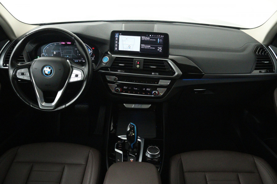 BMW iX3 Executive 80 kWh (PANORAMADAK, SFEERVERLICHTING, ADAPTIVE CRUISE, AUTOPILOT, STOELVERWARMING, 1e EIGENAAR)