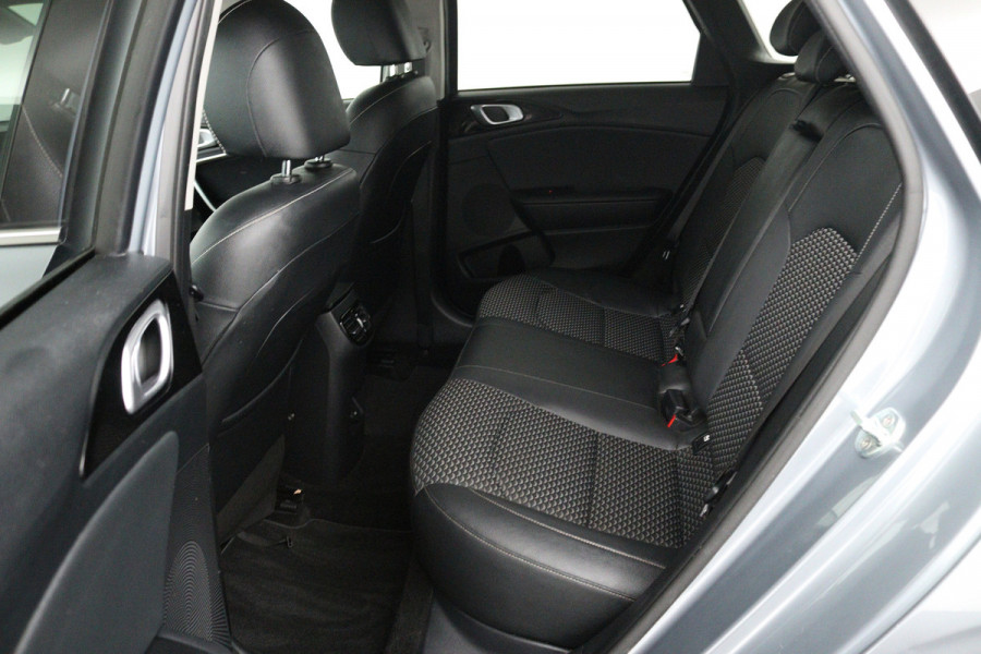 Kia Ceed Sportswagon 1.0 T-GDi DynamicPlusLine (TREKHAAK AFNEEMBAAR, STOEL-/STUURVERWARMING, CAMERA, ADAPTIVE CRUISE, CARPLAY)